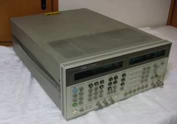8665B /001/004100KHz-6GHz  Synthesized Signal Generator