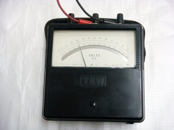 2013300/750 AC Volt meter