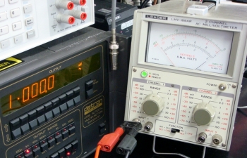 LMV-189AR300uV-100V 2ch AC Millivolt Meter