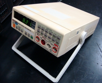 R64505 1/2 Digital MultiMeter