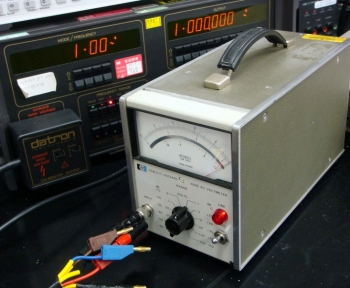 400E10MHz AC Voltmeter
