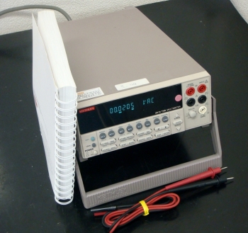 20156-1/2 THD Multimeter 20Hz-20KHz Oscillator 