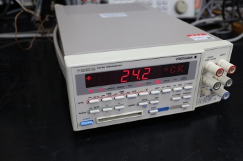 7563-216-1/2 Digital Thermometer