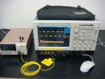 CSA7404 /4M/ET3/JA34GHz 4ch 32MW Digital Oscilloscope
