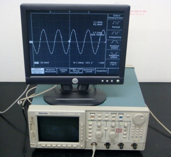 TDS510A500MHz Digital Oscilloscope