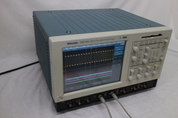 TDS7104DC-1GHz 4ch 10Gs/s Digital Phosphor Oscilloscope 