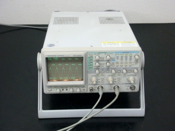 DCS8300100MHz 2ch Real time+Digital Storage Oscilloscope