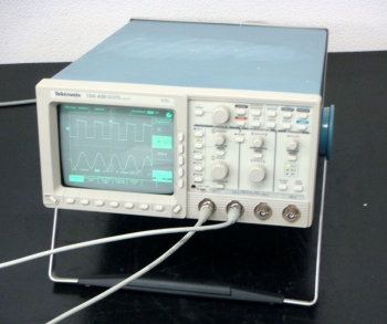 TDS420150MHz 4Ch Digital Oscilloscope