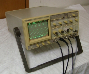 COM7201200MHz-4ch Analog/Digital Oscilloscope