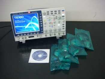 DCS-9720200MHz 2GS/s Digital Storage Oscilloscope