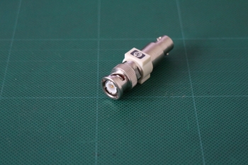 1250-227575ohm Feed Through BNC adaptor