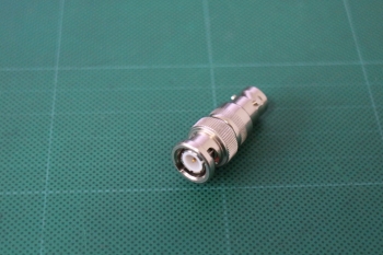 5299Triax 3lug(f)  BNC Adaptor