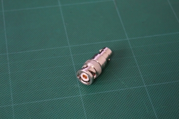 24931Triax 3lug(m) - 2lug(f)  adaptor 