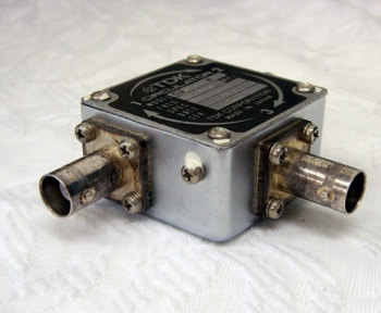 251A890MHz  CIRCULATOR
