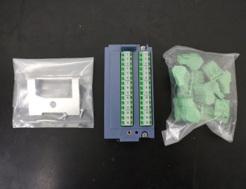 772063Plate with clamp terminals for MX110/115