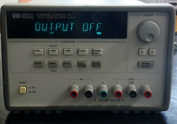 E3631A/0E9Triple Output +-25V 6V Power Supply