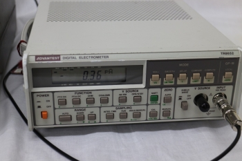 TR8652 Digital Electrometer
