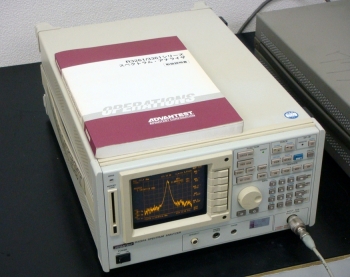 R3261A9kHz-2.6GHz Spectrum Analyzer