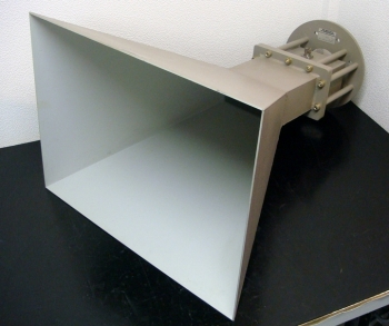 12-1.11100-1700MHz Standard Gain Horn