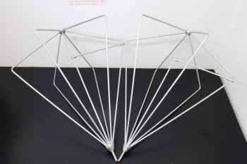 VHA9103 + BBA910630MHz-300MHz Biconical Antenna