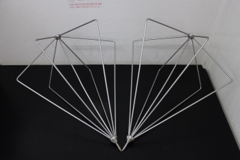 VHA9103+BBA9106 30MHz-300MHz Biconical Element