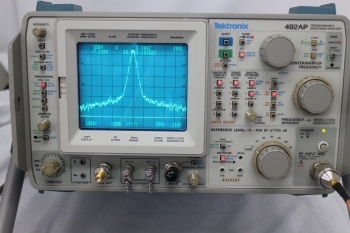 492AP21GHz Spectrum Analyzer up to 220GHz with Mixer