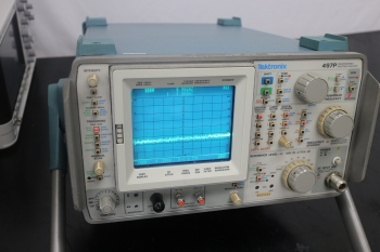 497P 100Hz-7.1GHz Spectrum Analyzer