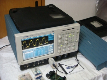 TDS 74044M/SM/ST/USB/JT3/HT3/JA3 4GHz 4ch Digital Phosphor Oscilloscope