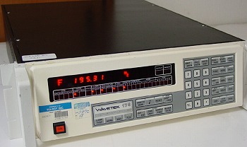 17550ＭＨｚ Waveform Generator